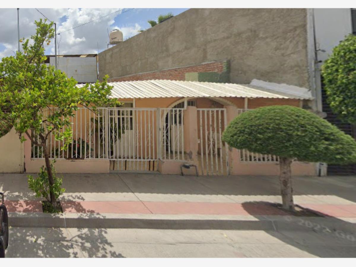 Casa en venta en La Carmona, León — foto 1 de 9