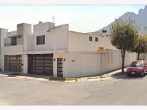 Casa en venta en Cumbres Madeira, Monterrey — foto 2 de 12