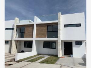 Casa en venta en Cañadas del Arroyo, Corregidora, Querétaro