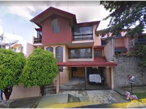 Casa en venta en Paseos del Bosque, Naucalpan de Juárez, México