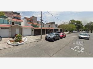 Casa en venta en Ciudad Satelite, Naucalpan de Juárez — foto 2 de 8