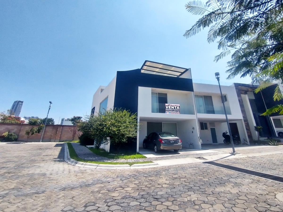 Casa en venta en Lomas de Angelópolis, San Andrés Cholula — foto 1 de 18