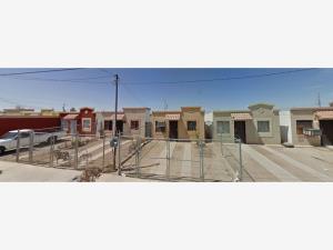 Casa en Villa Lomas Altas, Mexicali, Baja California