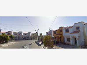 Casa en Bosque del Sol, Mexicali, Baja California