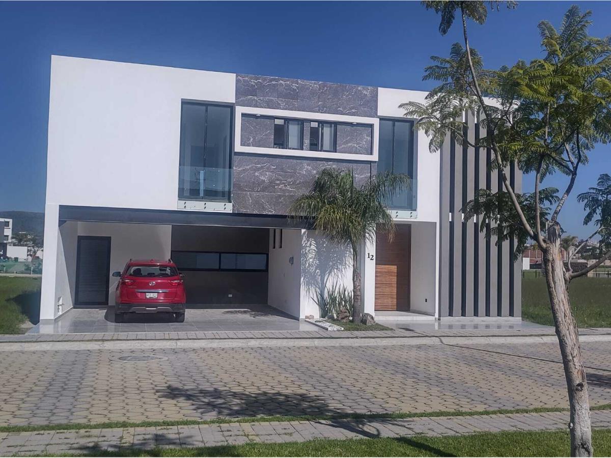 Casa en venta en Lomas de Angelópolis, San Andrés Cholula — foto 1 de 13