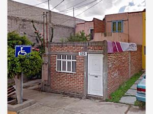 Casa en venta en Jardines de Echeveste, León — foto 2 de 7