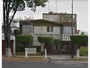 Casa en Paseos de Taxqueña, Coyoacán, Ciudad de México