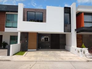 Casa en Paseo del Parque, Morelia, Michoacán de Ocampo
