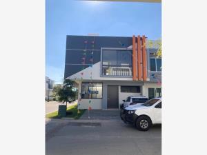 Casa en Nueva Galicia Residencial, Tlajomulco de Zúñiga, Jalisco