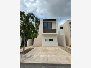 Casa en venta en Leandro Valle, Mérida — foto 2 de 10