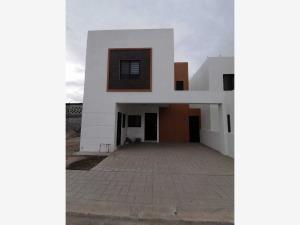 Casa en Lomas de las Etnias, Torreón, Coahuila de Zaragoza