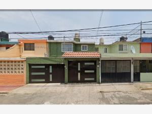Casa en venta en Villa de las Flores 1a Sección (Unidad Coacalco), Coacalco de Berriozábal — foto 2 de 9