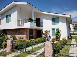 Casa en venta en Lomas de Cocoyoc, Atlatlahucan, Morelos Casa en venta en Lomas de Cocoyoc, Atlatlahucan, Morelos