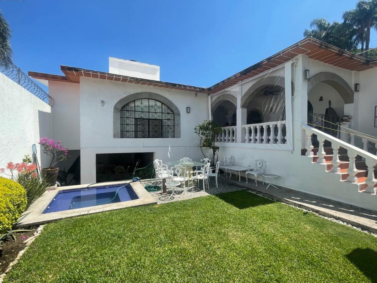 Casa en venta en Las Palmas, Cuernavaca — foto 1 de 12