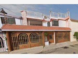 Casa en venta en Bosques del Valle 1a Sección, Coacalco de Berriozábal — foto 3 de 10