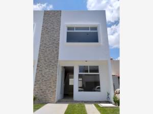 Casa en Arboledas de Loma Bella, Puebla, Puebla