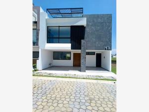Casa en venta en Lomas de Angelópolis, San Andrés Cholula, Puebla Casa en venta en Lomas de Angelópolis, San Andrés Cholula, Puebla