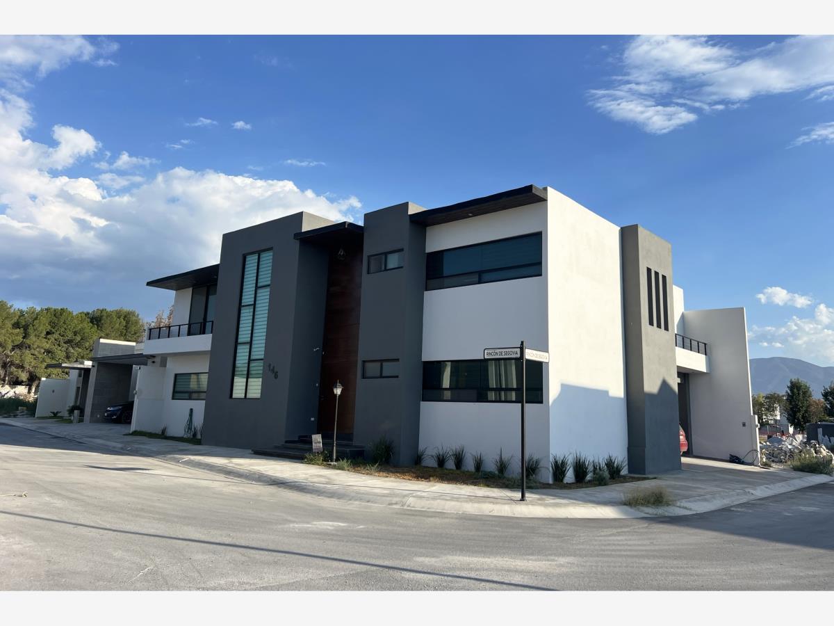 Casa en venta en Rincón de Alcántara, Saltillo — foto 1 de 44