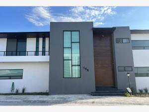 Casa en venta en Rincón de Alcántara, Saltillo — foto 2 de 44