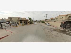 Casa en venta en Urbiquinta Marsella, Tijuana — foto 2 de 11