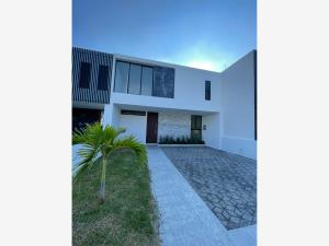 Casa en venta en Lomas de la Rioja, Alvarado — foto 2 de 26