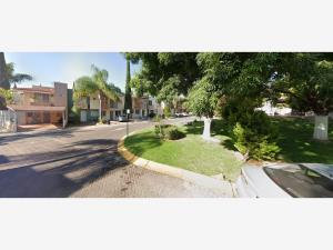 Casa en venta en Real Del Bosque, Zapopan — foto 3 de 13