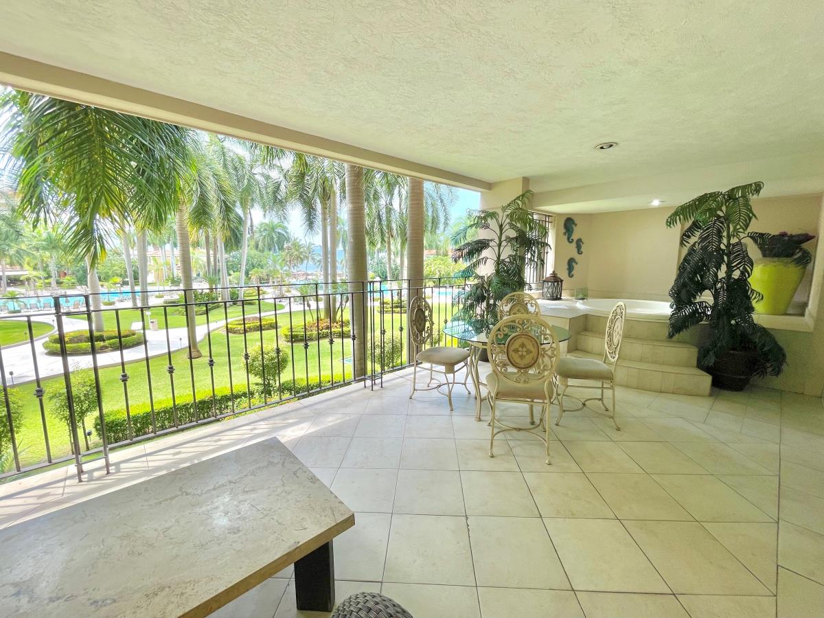 Departamento en venta en La Marina, Puerto Vallarta — foto 1 de 35
