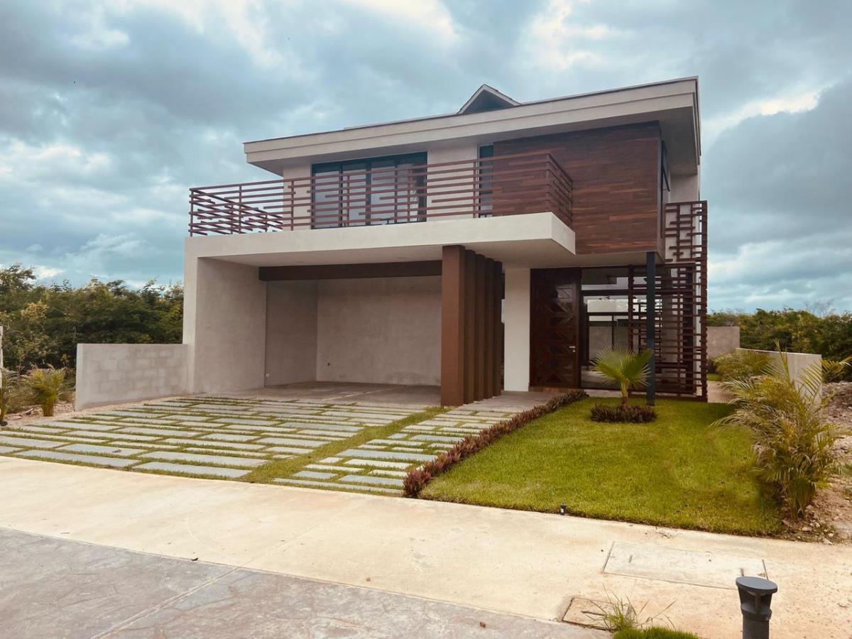 Casa en venta en Yucatán Country Club, Mérida — foto 1 de 15