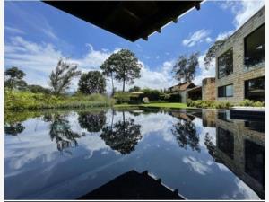 Casa en venta en Avandaro, Valle de Bravo — foto 3 de 28