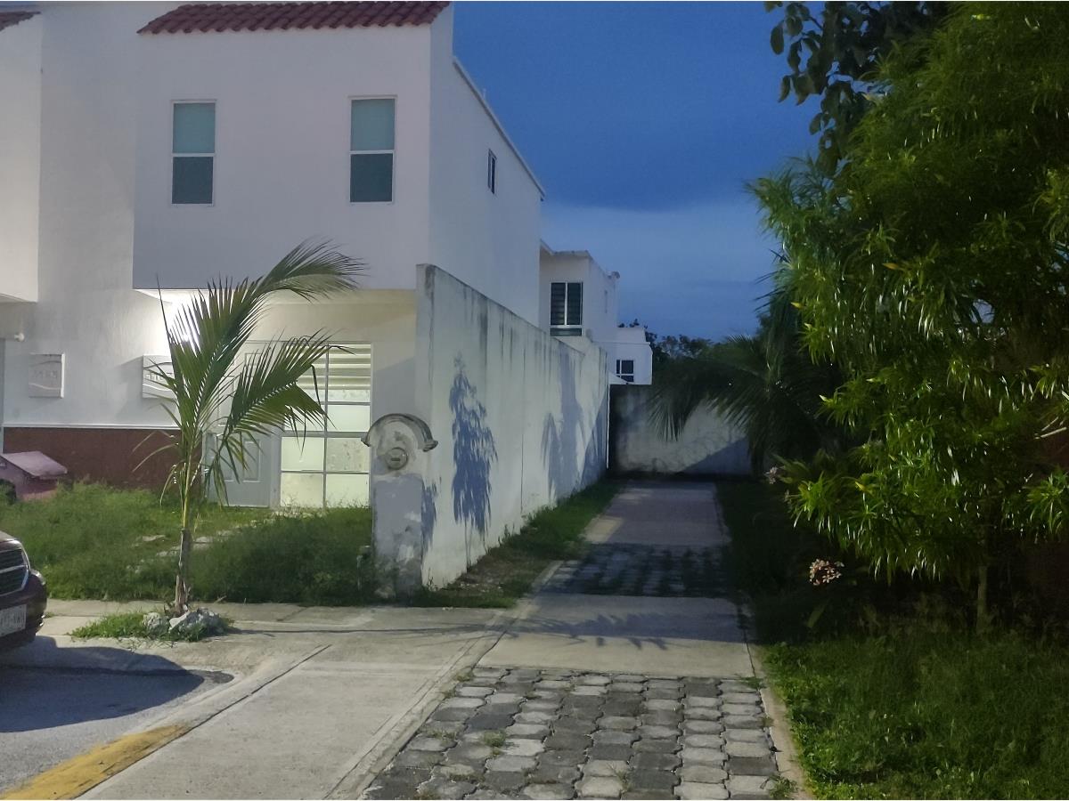 Casa en renta en Playa Azul, Solidaridad — foto 1 de 21