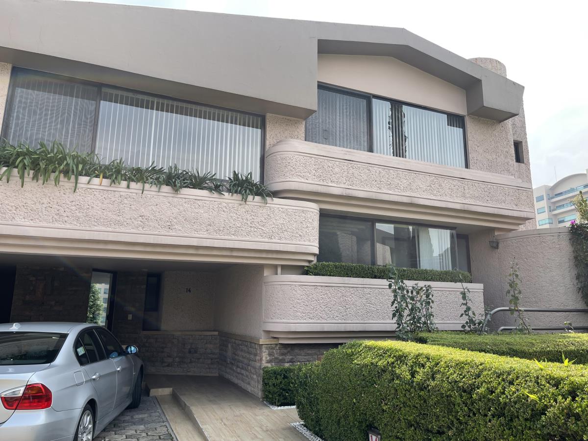 Casa en venta en Lomas Country Club, Huixquilucan — foto 1 de 49