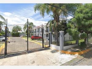 Casa en venta en Jardines de Ixtepete, Zapopan — foto 2 de 12