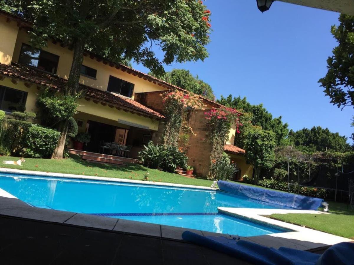 Casa en venta en Jardines de Ahuatepec, Cuernavaca — foto 1 de 15