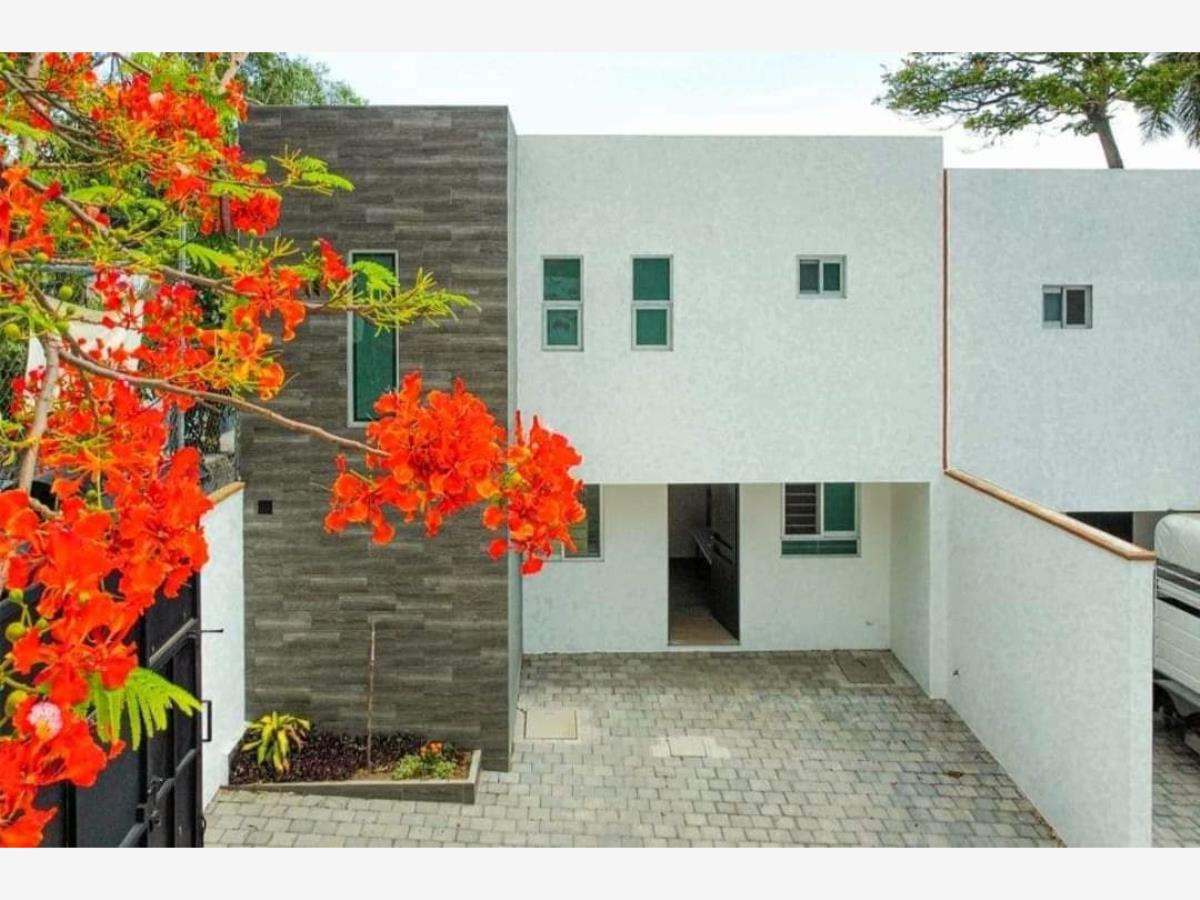 Casa en venta en Miraval, Cuernavaca — foto 1 de 14
