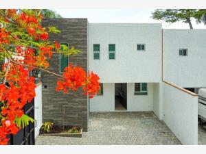 Casa en venta en Miraval, Cuernavaca, Morelos Casa en venta en Miraval, Cuernavaca, Morelos