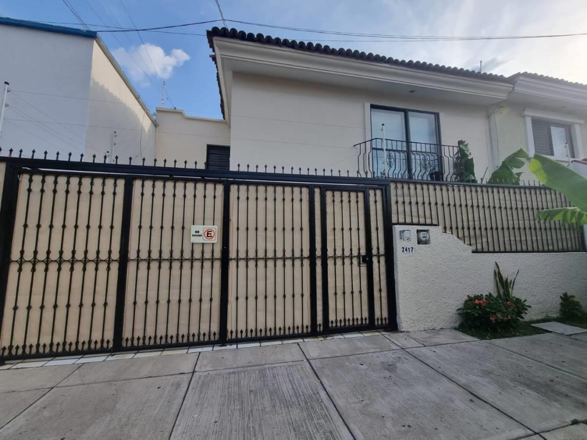 Casa en venta en Italia Providencia, Guadalajara — foto 1 de 13