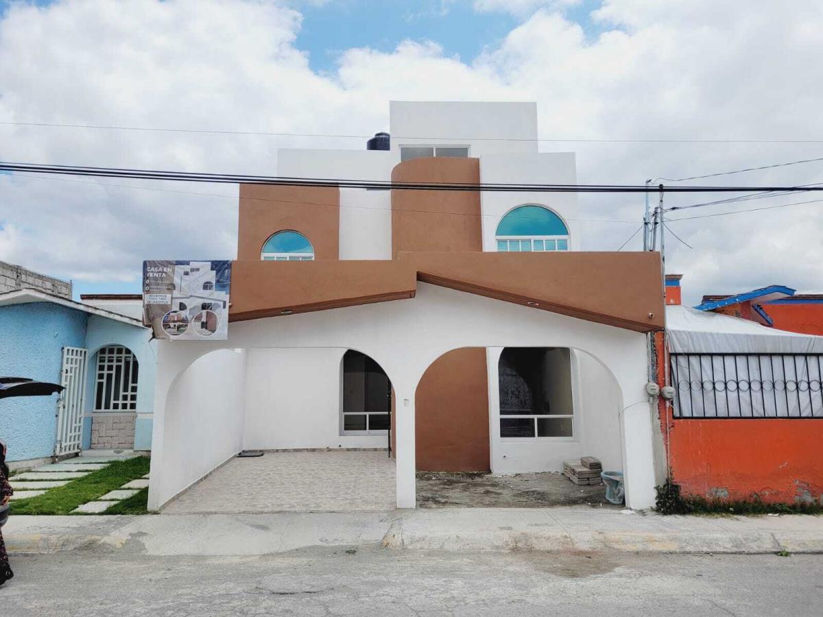 Casa en venta en Rinconada de San Francisco, Mineral de la Reforma — foto 1 de 23