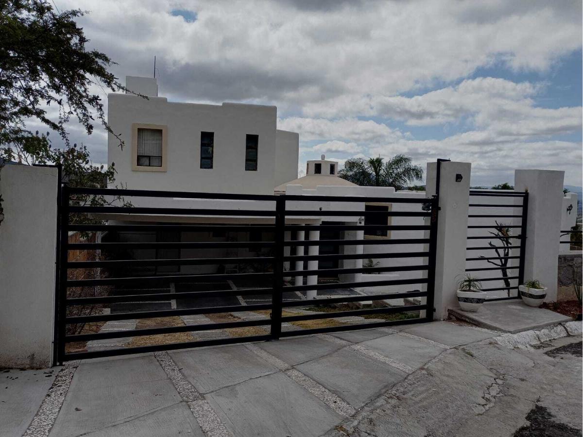 Casa en venta en Vista Real y Country Club, Corregidora — foto 1 de 16
