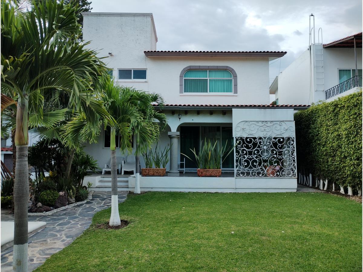 Casa en venta en Lomas de Cocoyoc, Atlatlahucan — foto 1 de 26