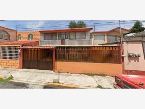 Casa en Santa Cruz Acatlan, Naucalpan de Juárez, México