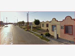 Casa en venta en Villas de Oradel, Nuevo Laredo — foto 2 de 10