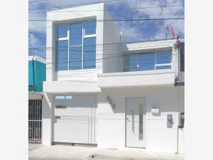 Casa en Otay Universidad, Tijuana, Baja California