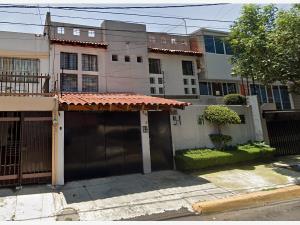 Casa en Campestre Churubusco, Coyoacán, Ciudad de México