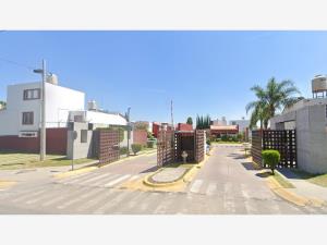 Casa en venta en Los Olivos de Tlaquepaque, San Pedro Tlaquepaque — foto 2 de 5