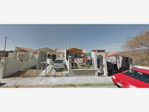 Casa en venta en Colinas de Uriangato, Uriangato — foto 3 de 14