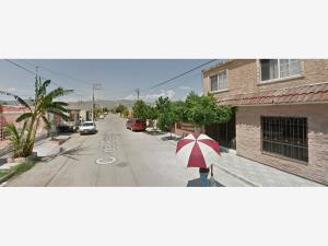 Casa en venta en Prados de San José, Saltillo — foto 2 de 5