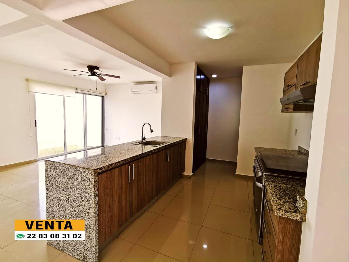 Casa en venta en Lomas de la Rioja, Alvarado — foto 1 de 12