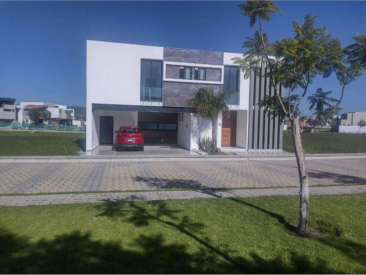 Casa en venta en Lomas de Angelópolis, San Andrés Cholula — foto 1 de 17