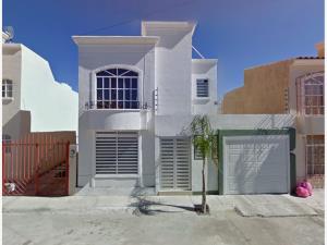 Casa en venta en Villas de Plateros, Fresnillo — foto 2 de 8