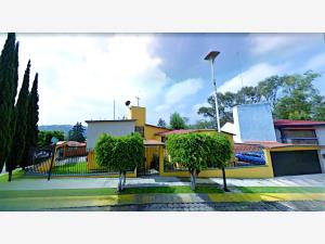 Casa en venta en Paseos del Bosque, Naucalpan de Juárez, México